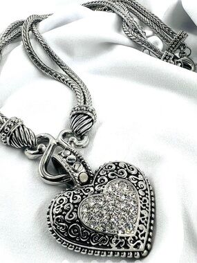 Immaculate Lia Sophia "Love Dust" Cut Crystal Heart Silver Tone
Necklace.